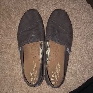Toms beige/brown original slip on shoes.